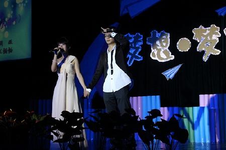 学长学妹携手演绎