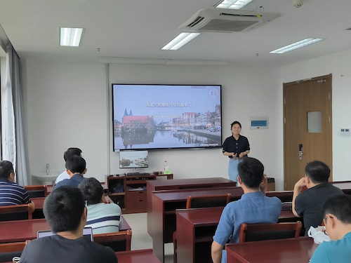 钱卓妮老师做“可理解机器学习和高能过程分析”报告